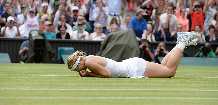 Tom's Magic Monday: Lisicki falls to the ground 