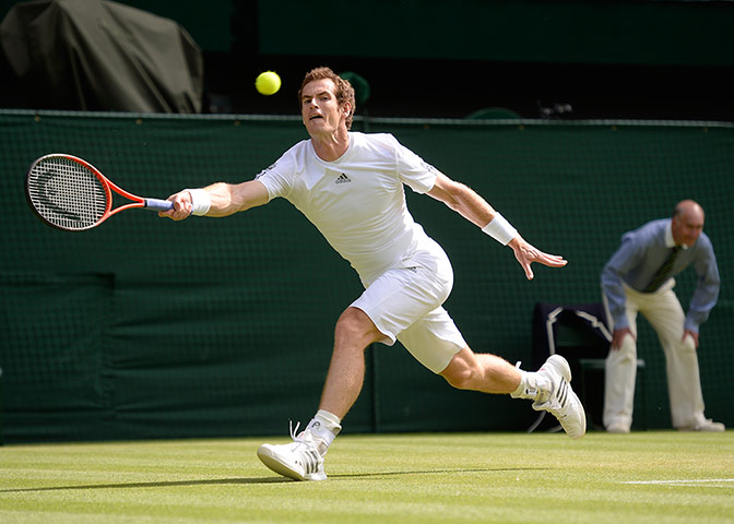 Tom's murray pics: Andy Murray plays a return