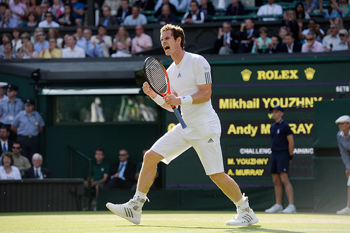 Tom's murray pics: Andy Murray celebrates