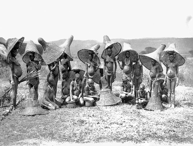 RoyalGeoPhotos: Kavirondo fisherwomen, Kisumu, Kenya