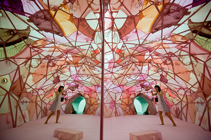 Hong Kong Basel: Introspective Cavity by Yin Xiuzhen