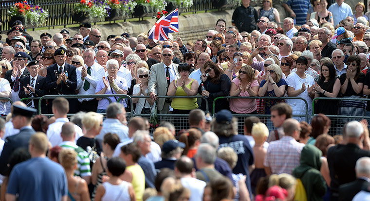 Lee Rigby's funeral: Crowd applaud