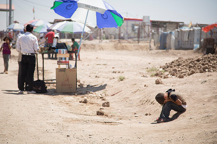 Eddie Izzard: Domiz camp for Syrian refugees in Northern Iraq