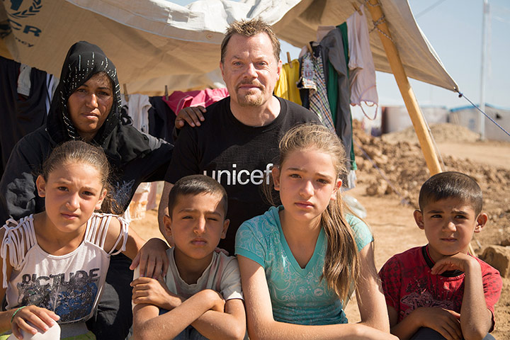 Eddie Izzard: Eddie Izzard with the Abdulhamed family