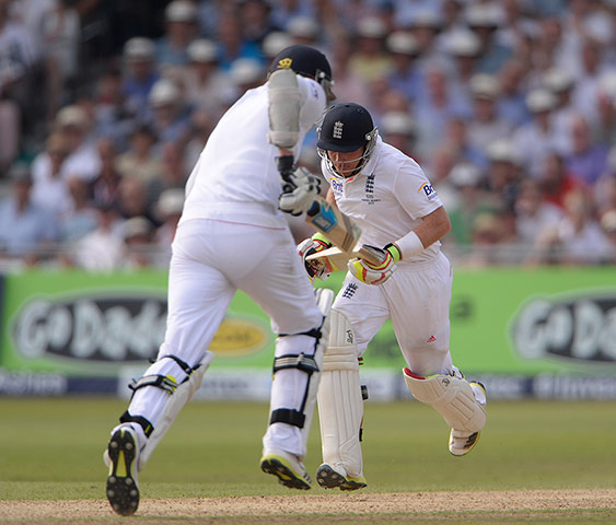 ahses day three: Ian Bell and Stuart Broad run