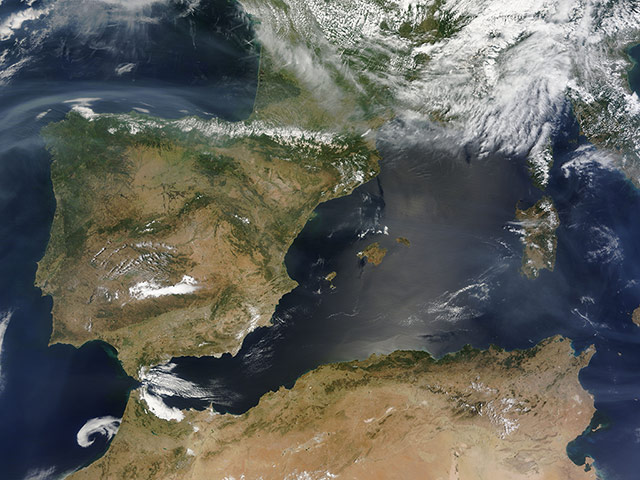 Satellite Eye on Earth: wildfires in Colorado smoke plumes hover over Spain