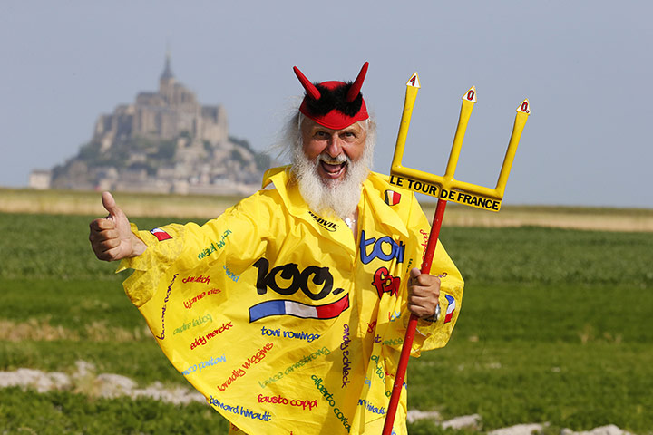 cycling fans: German fan Didi Senft known as El Diablo