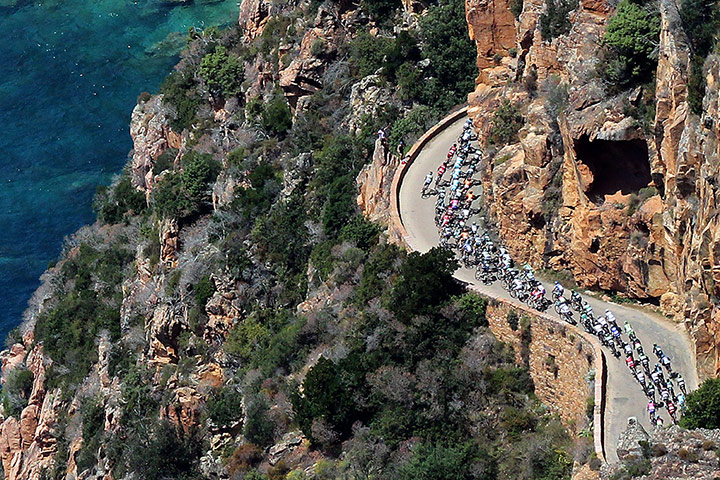 Tour de France stage 3: An aerial shot of the peloton 