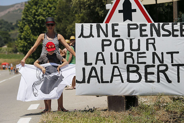 Tour de France stage 3: Fans stand along the road
