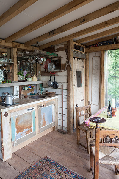 Homes - Bristol House - Dining room and kitchen 