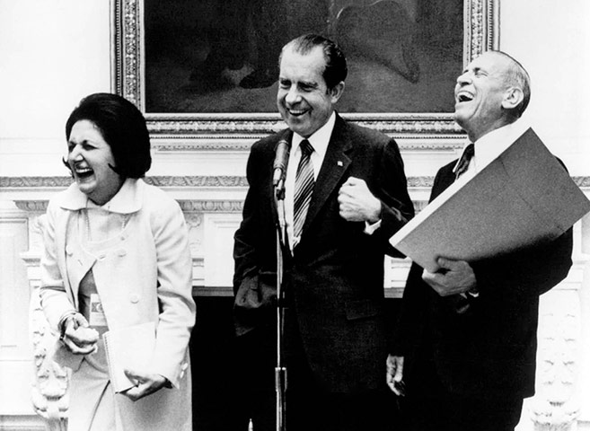 Helen Thomas: Helen Thomas, Richard Nixon