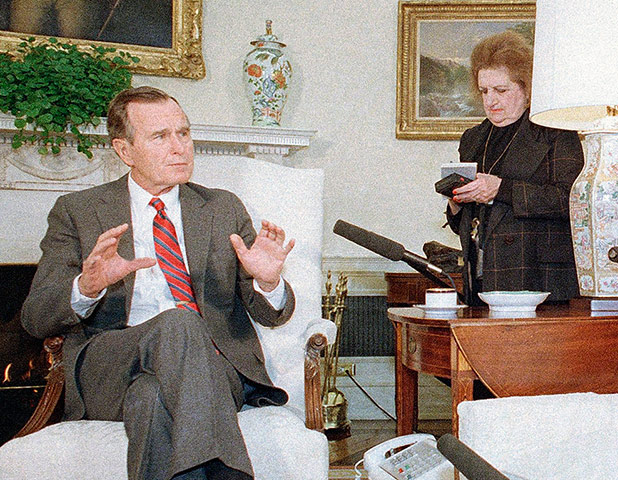 Helen Thomas: President George H. Bush speaks with Helen Thomas on 21 January, 1989
