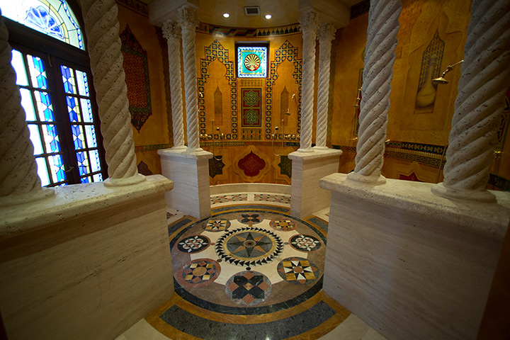 Versace house: The shower in the Moroccan room 