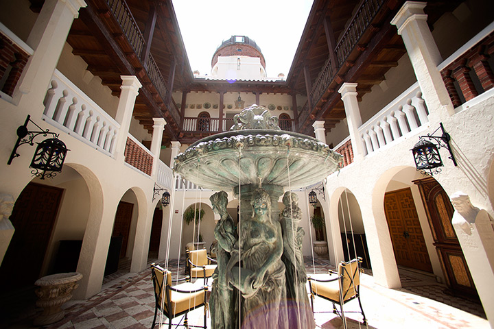 Versace house: A fountain in a courtyard