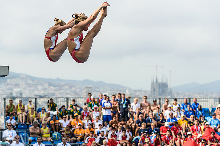 Divers underwater: USA's Amanda Burke and Samantha Pickens fly 