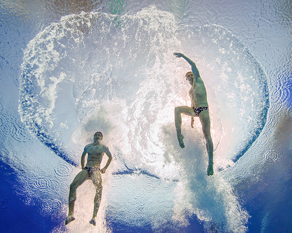 Divers underwater: Dimitry Prosvirnin and Dmitry Sorokin underwater