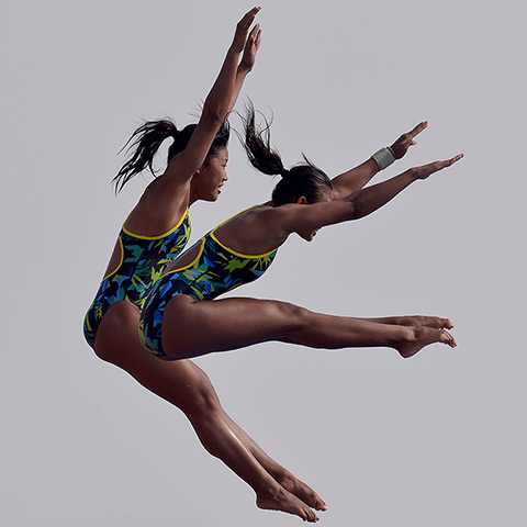 Divers underwater: Dewi Setyaningsih and Linadini Yasmin of Indonesia in action during the wom