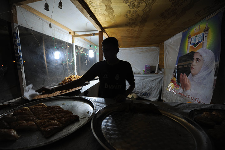 Syrian refugees: Syrian Refugees celebrate Ramadan