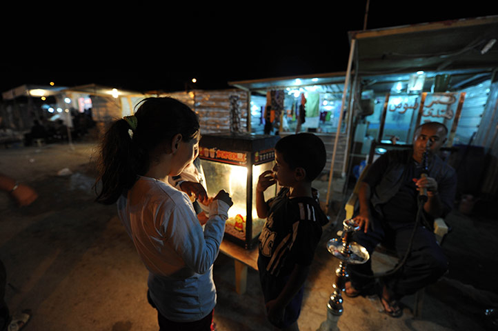 Syrian refugees: Syrian Refugees celebrate Ramadan