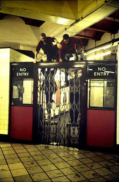 Snapshot: Bob Mazzer tube pictures