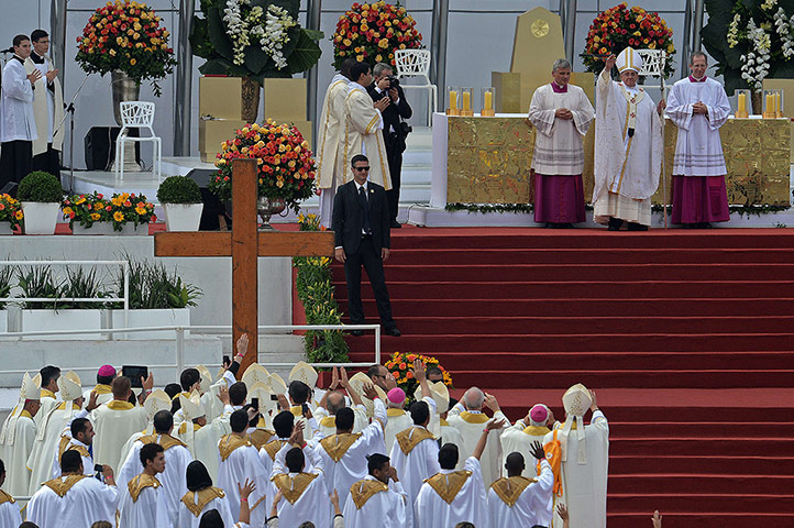 Pope's beach mass: Pope Francis' beach rally in pictures