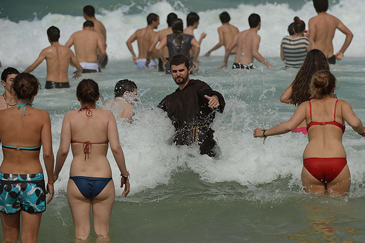 Pope's beach mass: Pope Francis' beach mass in pictures