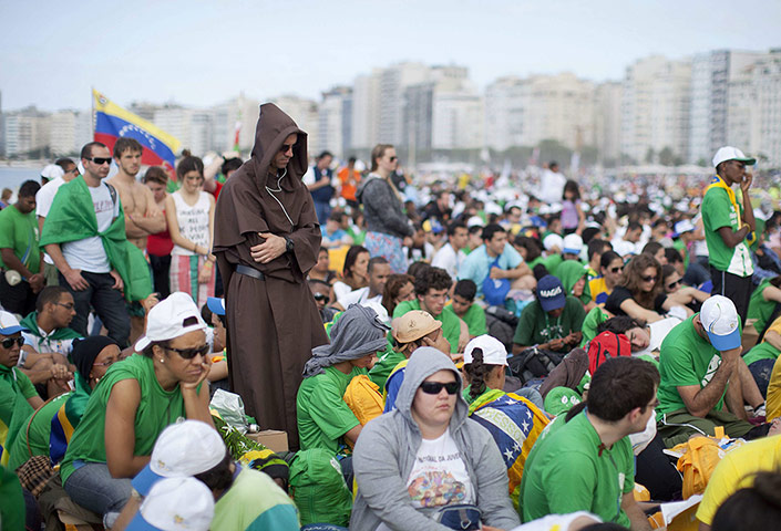 Pope's beach mass: Pope Francis' beach mass in pictures