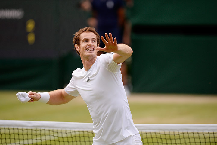 Tom Jenkins Day 9: Andy Murray throws his sweatbands into the crowd