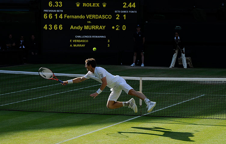 Tom Jenkins Day 9: Andy Murray dives to win a point