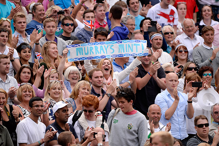 Tom Jenkins Day 9: Andy Murray fans celebrate his victory