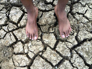 connect4climate: feet on dry floor