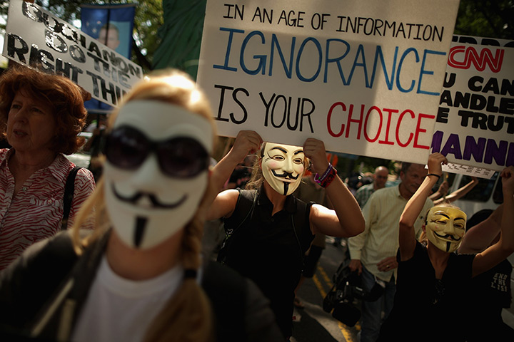 Bradley Manning protests: Supporters protest by marching around the perimeter and blocking the gates 