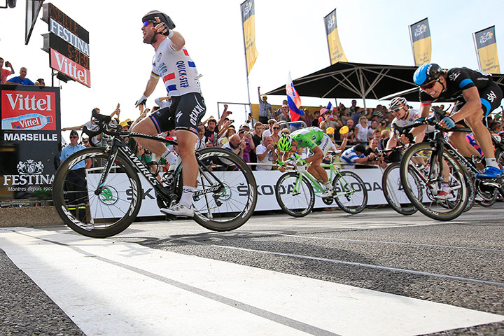Tour de France stage 5: Mark Cavendish wins