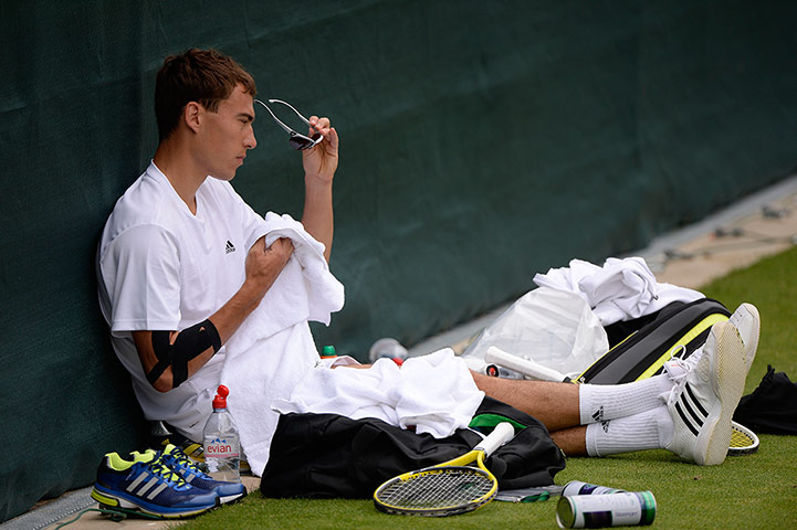 Tom Wimbledon day 10: Jerzy Janowicz relaxes