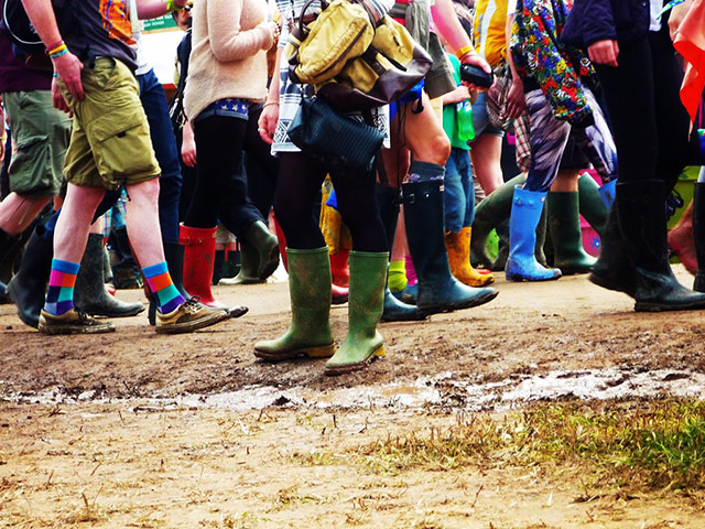 Glastonbury: Crowds in the Market