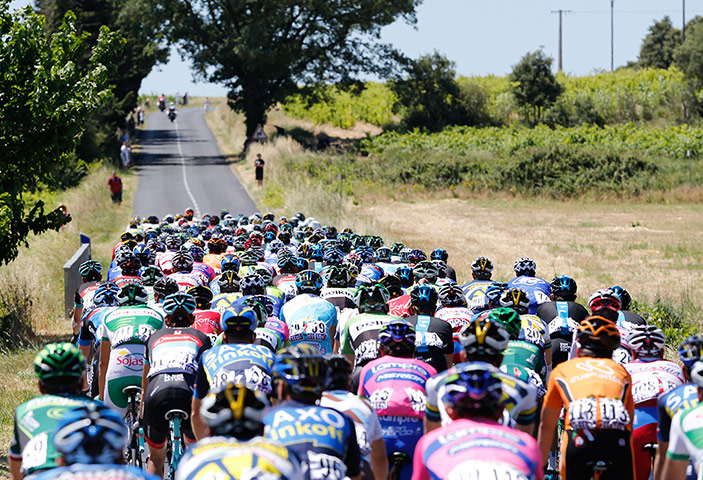 Tour de France stage 7: Tight pack