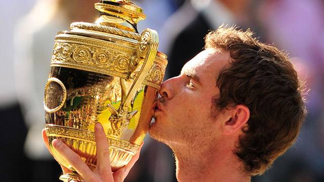 Andy-Murray-kisses-the-wi-016.jpg