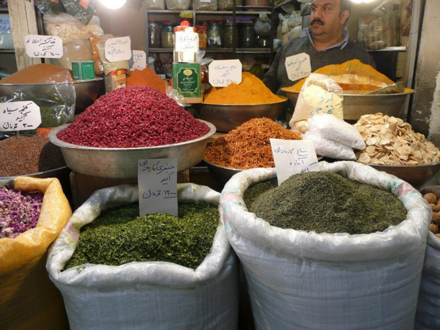 Iran gallery : Spices in Isfahan Bazaar