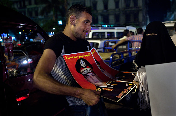 Holly Pickett pictures: Another poster-seller in Alexandria