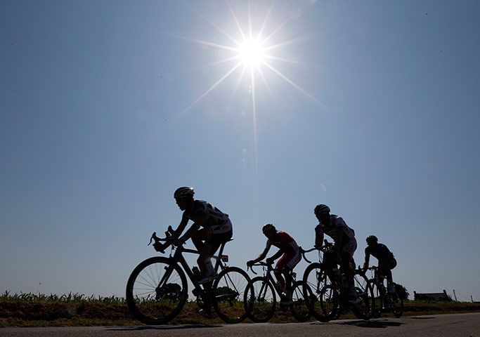 cycling: A group of riders 
