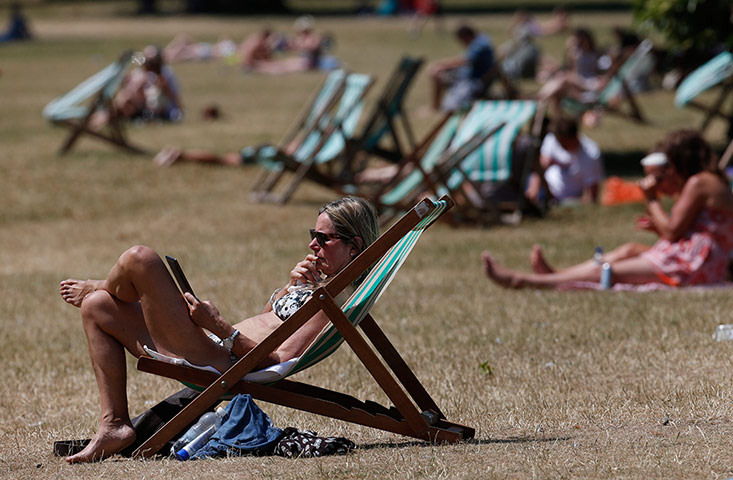 Hot weather day in pics: Britain's summer weather day in pictures