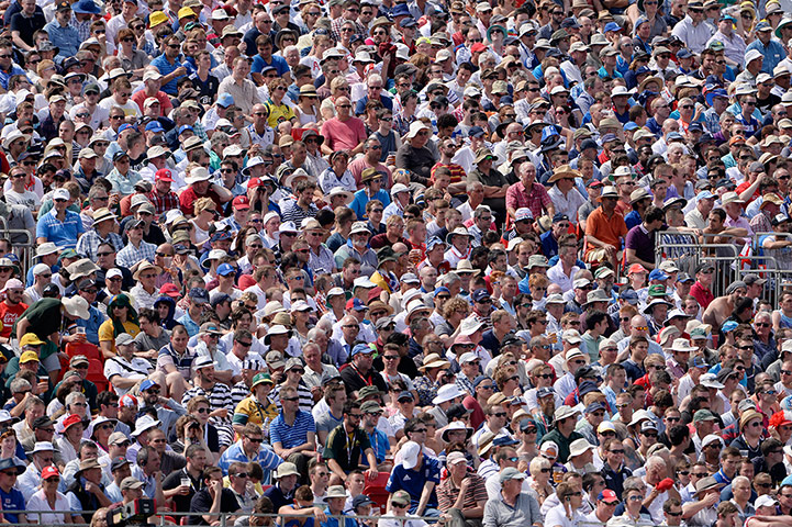 3rd ashes day 1 TJ: Cricket fans