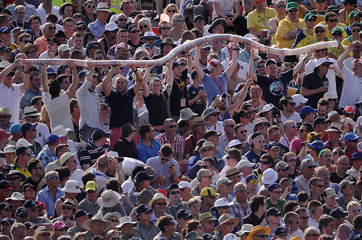 3rd ashes day 1 TJ: The crowd on the open terrace entertain themselves with a giant beer snake