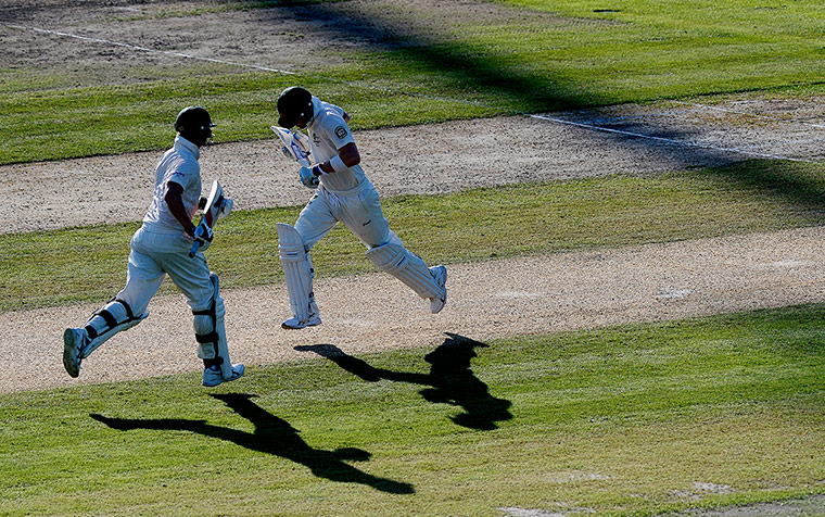 3rd ashes day 1 TJ 2: Michael Clarke and Steve Smith gather more runs near the end of the day