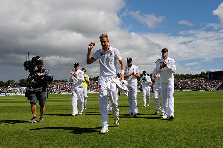 cricket2: 4th ashes test day three