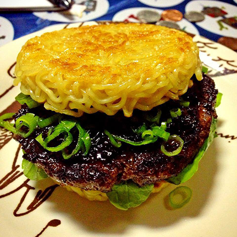 Ramen-Burger-001.jpg