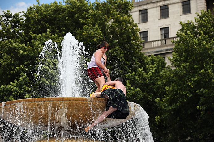Tartan Army: England And Scotland Fans Arrive To Renew The Oldest Rivalry In Football