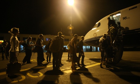Pre-dawn start for the Rudd media gaggle: Brisbane to Darwin then to Kununurra, Thursday 15th August 2013.