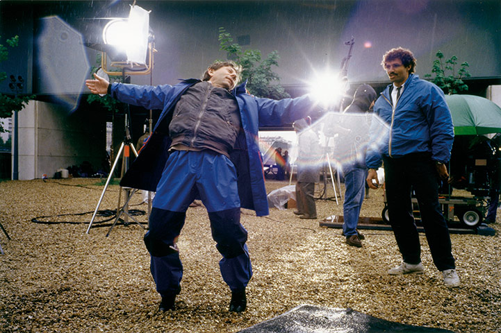 Polanski: Roman Polanski shows a stuntman how to fall 