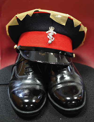 Junior Soldiers: Set of polished shoes and a hat 